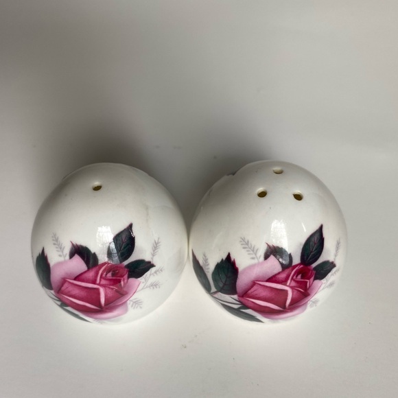 Sandford Pink Rose Salt & Pepper Shaker, fine bone China - Picture 2 of 3